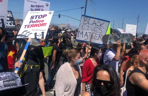 Een meeting van havenarbeiders in Oakland (foto: KQED News)