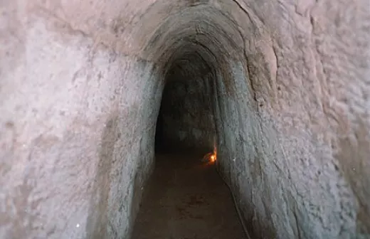 Tunnel van Hamas? Een van de kilometers tunnels van het Vietnamese verzet tegen de VS-bezetting (1965-1973). Foto: Kevin Jacobs/Public Domain 