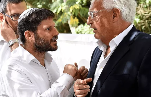 Bezalel Smotrich (links) en voormalig VS-ambassadeur in Israël David Melech Friedman. Foto: VS ambassade Tel Aviv, Flickr / CC BY 2.0