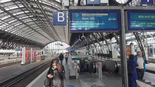 Duitse stiptheid? Mijn eerste trein in Keulen heeft 20 minuten vertraging... Foto Lode Vanoost