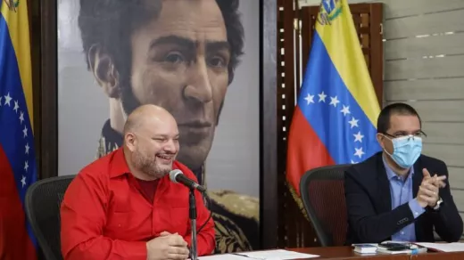 Carlos Ron (links). Foto: orinocotribune.com