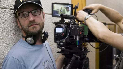 TID-01400
Director STEVEN SODERBERGH sets up his next shot on the set of Warner Bros. PicturesÕ, Participant MediaÕs and Groundswell ProductionsÕ offbeat comedy ÒThe Informant!,Ó a Warner Bros. Pictures release.