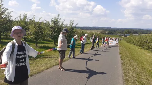 Mensenketting tegen kernwapens in Büchel. Foto: Ludo De Brabander