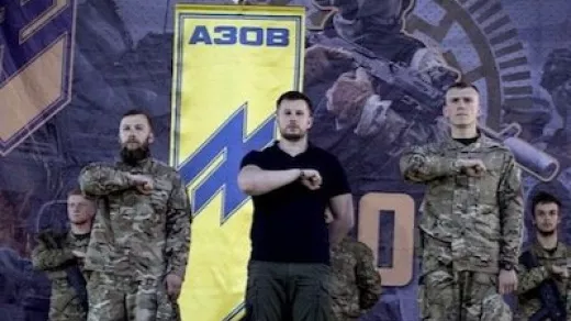 Extreemrechts Azov-bataljon, in het midden de leider Andriy Biletsky. Bron: Voltairenet.org 
