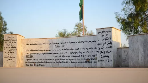 Monument op de begraafplaats van Halabja. Foto: Enno Lenze/CC BY-SA 2:0