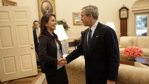 De extreemrechtse oppositieleider op bezoek bij Bush jr. Foto: Printscreen youtube