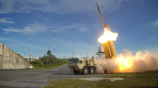 Een Thaad-anti-raket-raket (Terminal High Altitude Area Defense) moet raketten kunnen neerhalen tot oven de atmosfeer. Foto: Ralph Scott/US Department of Defense/Public Domain