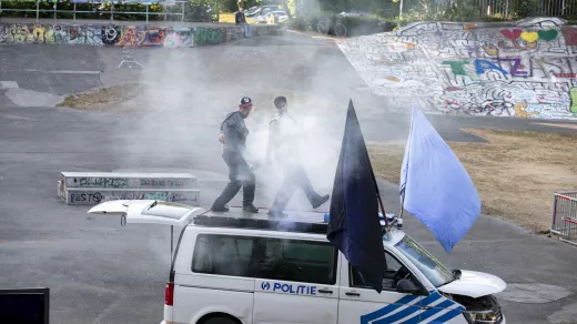 De blauw: een voorstelling over politie (c) Ken Aelbrecht / TAZ