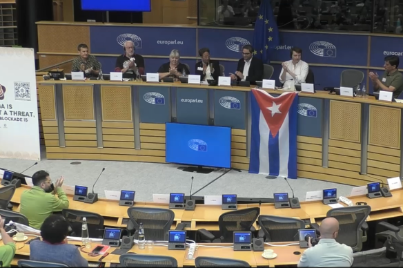 Symposium ‘Cuba Si. Bloqueo No’. Foto: The Left
