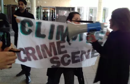 De actie begint aan de inkomhal van het Okuna-hotel in Amsterdam. Bron: gastivists