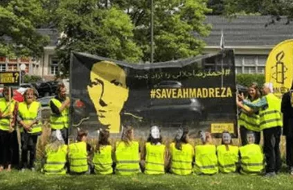 Actie Amnesty International in Brussel voor Iraans-Zweedse spoedarts en VUB-gastdocent Ahmadreza Djalali. Bron: Amnesty International Vlaanderen