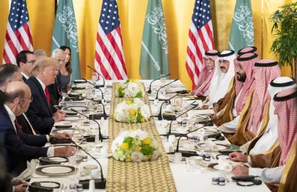 President Trump dineert met kroonprins Mohammad bin Salman op 28 juni 2019. Foto: whitehouse.gov/Public Domain