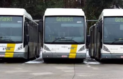 Het opschrift kan best veranderd worden van ‘getankt’ naar  ‘leeggelopen’. Foto: AKP (de andere Kris Peeters).