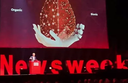 Yuval Noah Harari tijdens  'De toekomst van Sapiens' in de Antwerpse Lotto Arena.