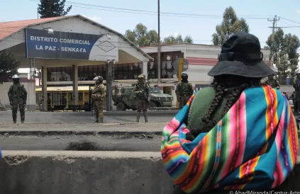 Bij protesten in wijk Senkata, La Paz vielen meerdere doden door politiekogels. Foto: © Abad Miranda / Captur-Arte / voor overname  foto's abassraggadub@gmail.com