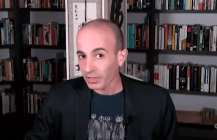 Yuval Noah Harari als virtuele gast in The Late Late Show with James Corden.