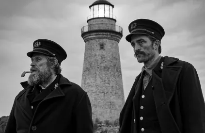 Willem Dafoe en Robert Pattinson in The Lighthouse
