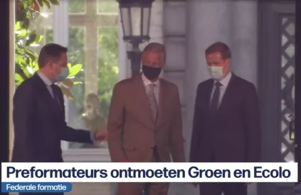 Bart De Wever (N-VA) en, Paul Magnette (PS) brengen verslag uit bij de koning. Foto: screenshot vrtnws.be (4 augustus 2020)