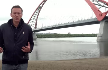 Alexei Navalny in Novosibirsk, enkele dagen voor zijn vergiftiging. Foto: screenshot YouTube Alexei Navalny