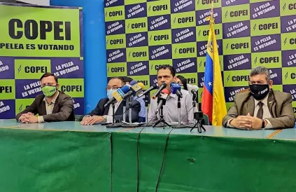 De alliantie van oppositiepartij COPEI (hier tijdens persconferentie op 10 december) behaalde 17 procent van de zetels in het parlement. Hun slogan was “de strijd gebeurt al stemmend”. Foto: COPEI