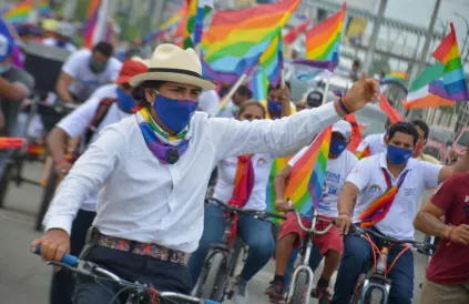 Yaku Pérez tijdens de campagne op de fiets. Foto: Yaku Pérez Campaign