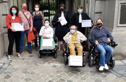 Samen aan de Raad van State voor het neerleggen van ons verzoekschrift.
