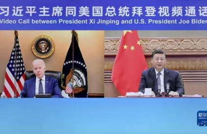 Videoconferentie VS-president Joe Biden en Chinees president Xi Jinping op 18 maart 2022. Foto: Ministerie Buitenlandse Zaken China/Public Domain