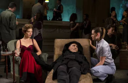  Viggo Mortensen, Léa Seydoux en Kristen Stewart in Crimes of the Future