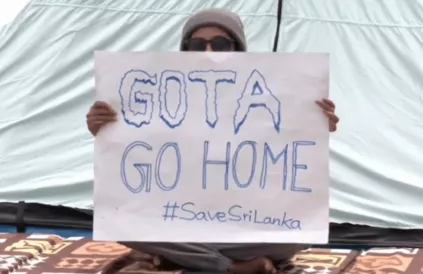 Protest aan het presidentieel paleis van Sri Lanka. Foto: Sreenshot The Hindu 