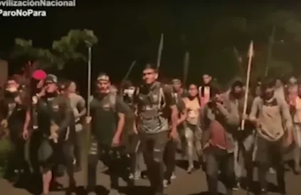 Actievoerders laten zich niet intimideren en breiden hun protesten nog uit. Screenshot: YouTube The Grayzone