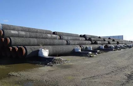 Buizen voor Nord Stream II in Rutgen, Duitsland (2019). Foto: Gerd Fahrenhorst/CC BY-SA 4:0