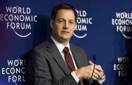 Eerste Minister Alexander De Croo in andere tijden in een omgeving die hem beter ligt, Davos 2017. Foto: WEF/CC BY-SA 2:0
