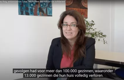 Cubaans ambassadrice in Brussel Yaira Jiménez Roig. Screenshot YouTube dwm