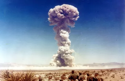 Test van een kernwapen in Nevada (VS) in 1951. Foto: VS regering, Flickr / CC BY-NC 2.0