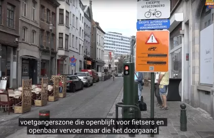 Aan de Hoogstraat. Screenshot YouTube dwm