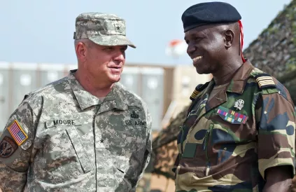 West-Afrikaanse en VS strijdkrachten nemen deel aan gezamenlijke militaire oefeningen. Foto: SETAF-Africa, Flickr / CC BY 2.0