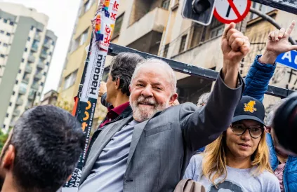 Lula tijdens verkiezingsmeeting in São Paulo. Foto: Midia Ninja/CC BY-SA 2:0