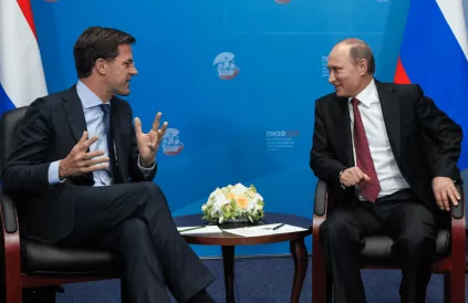 De kans dat Poetin ooit voor het Strafhof verschijnt is volgens de New York Times 'very slim'. Hier in gezelschap van de Nederlandse minister-president Mark Rutte (20 juni 2013). Foto: Kabinet Rutte/CC BY-SA 2:0