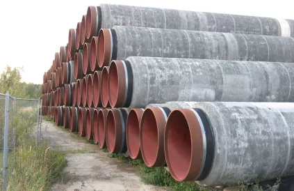 Buizen met betonnen omhulsel voor Nord Stream II. Foto: Pendant01/CC BY-SA 4:0