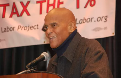 Harry Belafonte spreekt op een evenement van het Left Labor Project (LLP). Foto: Thomas Good, Wikimedia Commons / CC BY-SA 3.0
