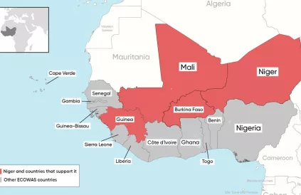 4 van de 15 ECOWAS-lidstaten (rood) verzetten zich tegen de Franse inmenging. Map: workers.org