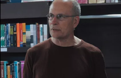Luc tijdens een lezing in Goiás, Brazilië in 2016. Foto: Fronteira/CC BY-SA 4:0