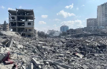 Oktober 2023: hele wijken in Gaza worden platgebombardeerd door het Israëlisch leger. Foto: Wafa (Q2915969) CC BY-SA 3:0