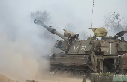 Israëlische tank in Gaza. Foto: Israëlisch leger, Flickr / CC BY-SA 2.0 