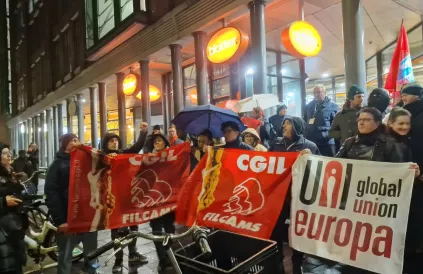 Betoging aan een Albert Heijn in Amsterdam. Foto: Kristel Van Damme
