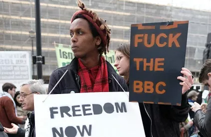 Demonstranten in Londen in 2018 tegen de massamoord van Israël op ongewapende Palestijnen in Gaza en de partijdigheid van de BBC. Foto: Alisdare Hickson, Flickr / CC BY-SA 2.0 DEED