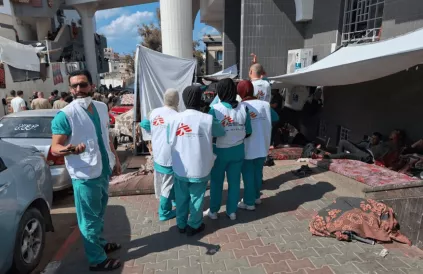 Internationale medewerkers AZG zijn grens overgestoken. Bron: Artsen Zonder Grenzen