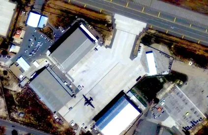 Amerikaans U2-spionagetoestel op RAF-basis Akrotiri in Cyprus. Foto: Google Earth