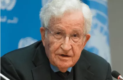 Noam Chomsky in de VN op 24 oktober 2014. UN Photo/Yubi Hoffmann