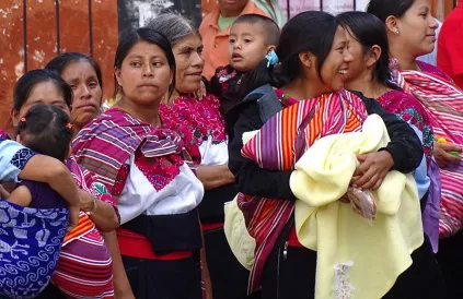 Vrouwen in inheemse klederdracht in Chiapas. Foto: Adam Jones/ CC BY-SA 2:0